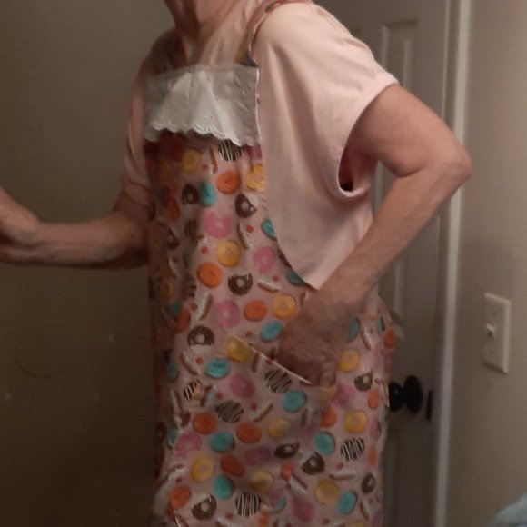 Cross Back Apron - Picture 5 of 7